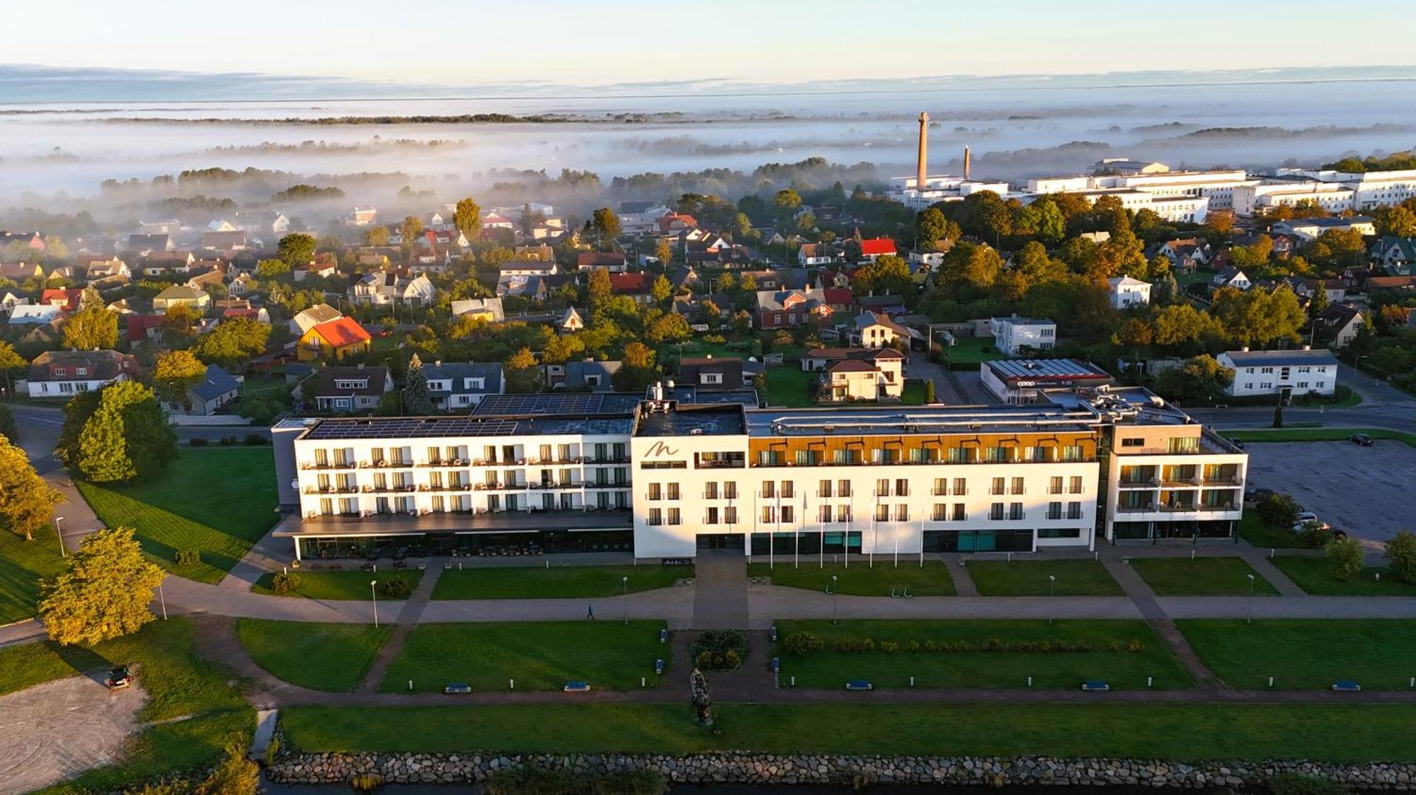 Oe Seaside Suites & Spa Kuressaare Buitenkant foto