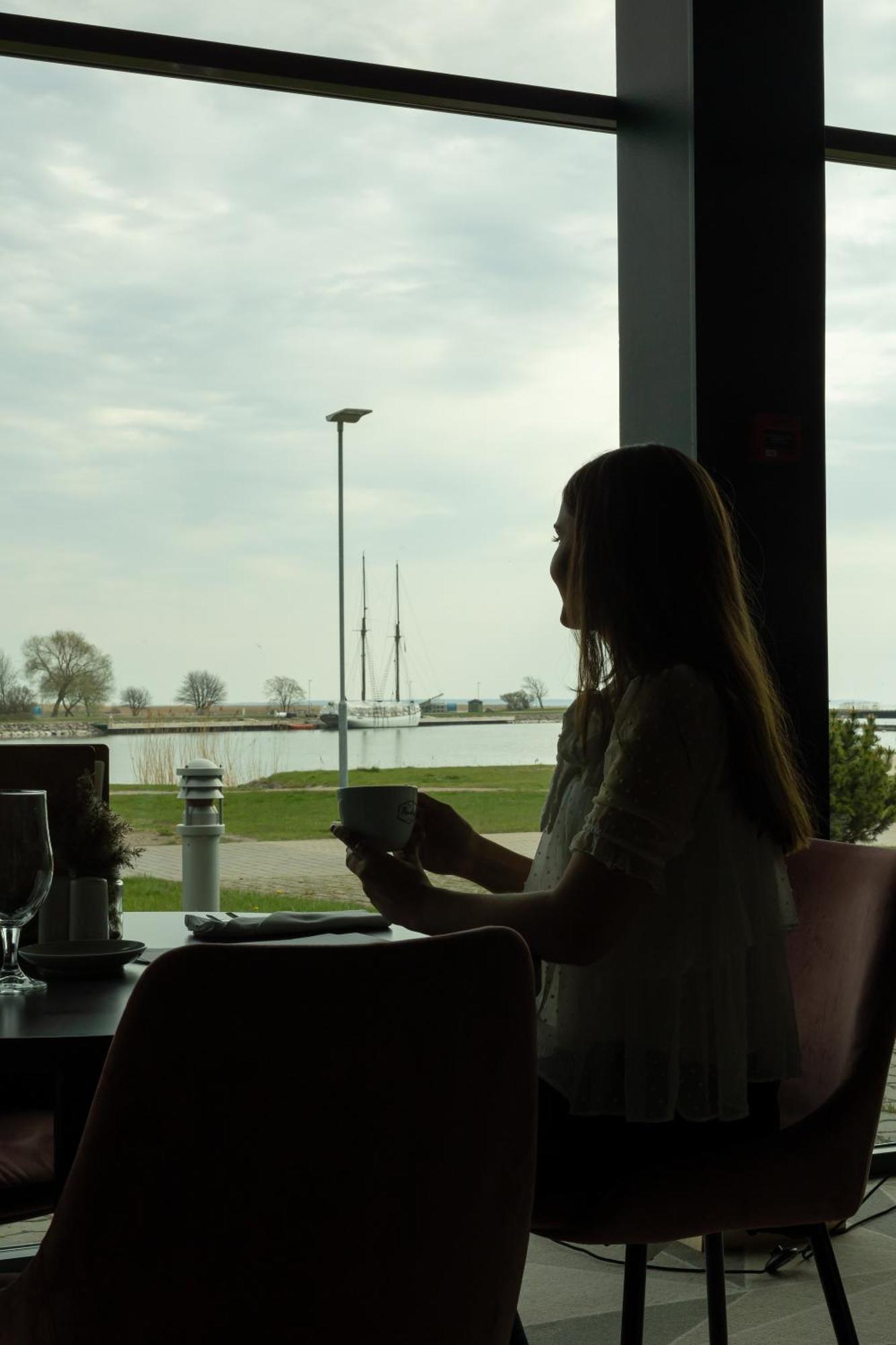 Oe Seaside Suites & Spa Kuressaare Buitenkant foto