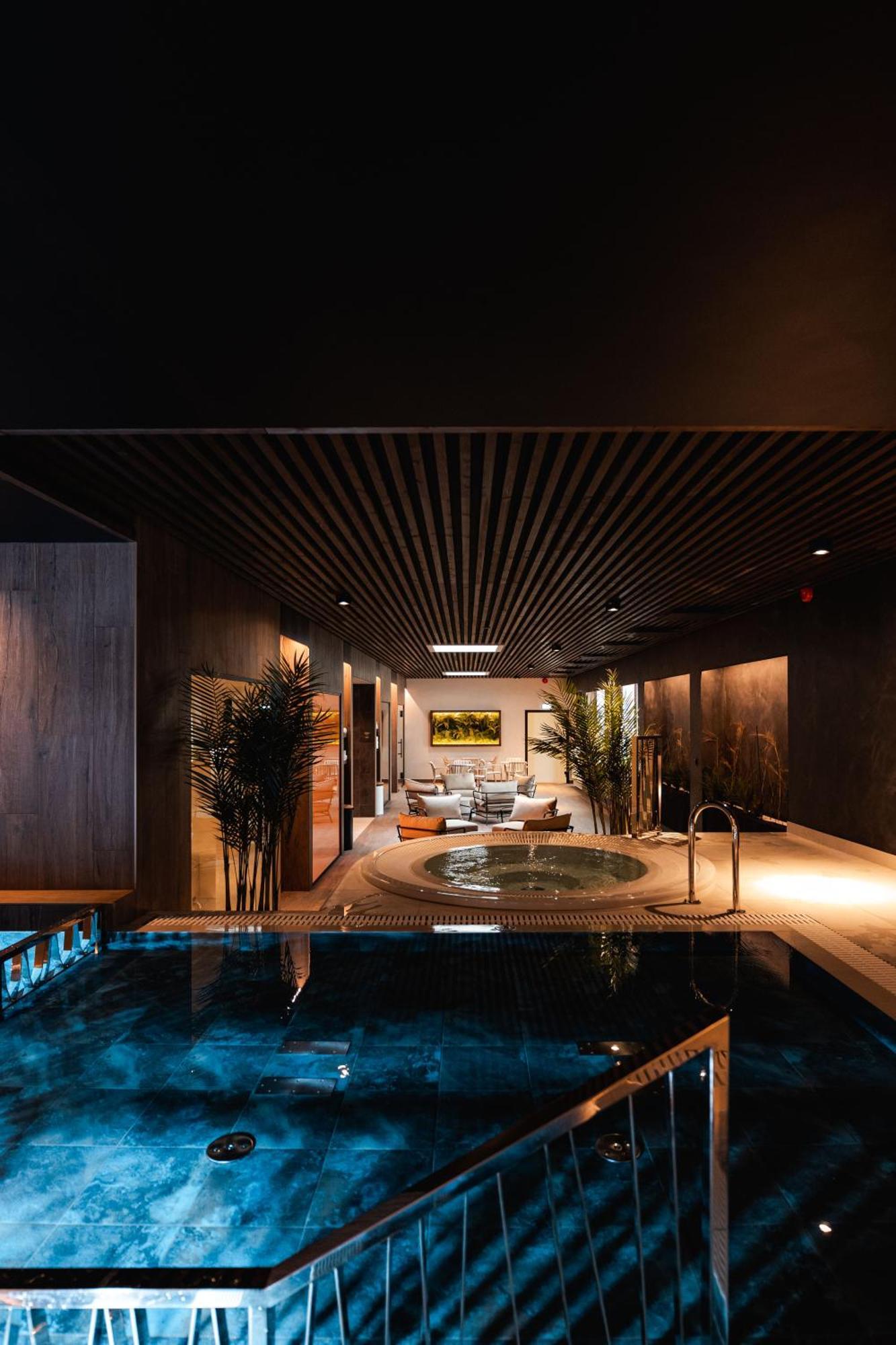Oe Seaside Suites & Spa Kuressaare Buitenkant foto